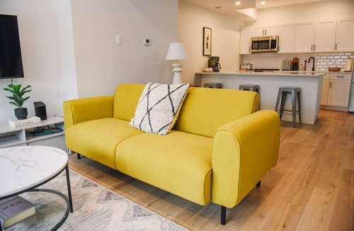 Winnipeg Condo | Gorgeous and Unique 5 Bed & 2.5 Bath Townhouse