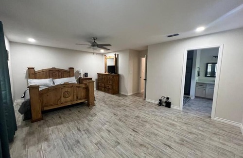 Harlingen House | Gorgeous home with a pool 2600 sqft