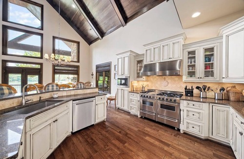 Gainesville House | Gorgeous lakefront home with infinity pool, pickleball court, stunning lake view