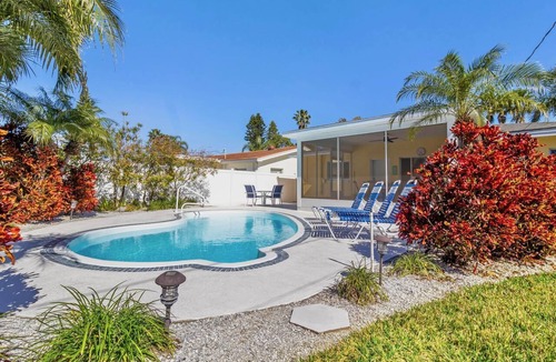 Bay Esplanade House | Gorgeous MARGARITAVILLE Pool Home/ClearwaterBeach-Huge discounts 5+ nites August