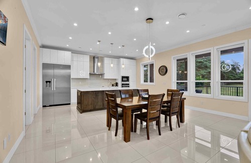 Maple Ridge House | Grand Maple Ridge Retreat: 4BR & 4.5BA