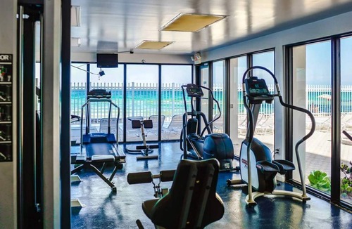 Hollywood South Central Beach Apartment | GREAT OCEAN FRONT 1br-1 1/2 bath Condo For Rent (HOLLYWOOD BEACH)