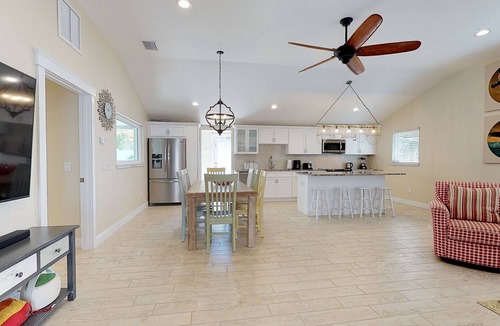 Holmes Beach House | Ground Floor Luxury 4BR Home · Heated Saltwater Pool & Spa · Very Close to Beach