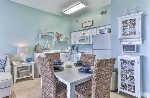 Gulf Place Condo | Gulf Place Top Floor! Ocean View! Heated Pools! 2 Min Walk to Beach! Pickleball!