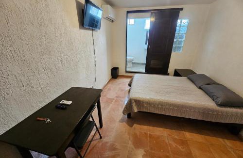 Downtown Cancun House | Habitación centrica con baño privado