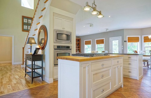 Bay Fortune House | Harbourview Retreat - Waterview Luxury Home Steps from the Inn at Bay Fortune