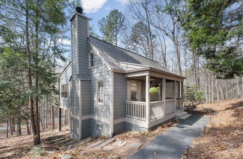 Big Canoe Cabin | Hearthside Cottage in Big Canoe