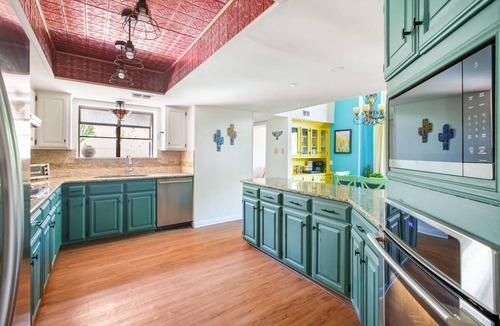 Vance Jackson House | Heated Pool | MiniGolf |Arcade| Slide-Family Oasis