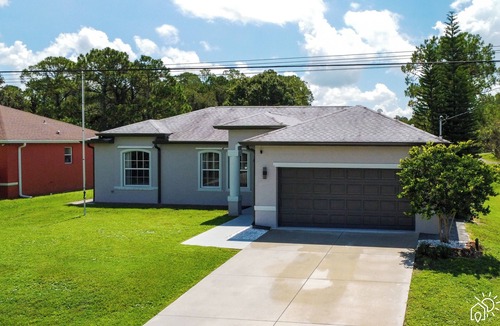 North Port House | Heated SALT Pool - 3bd - Sunny