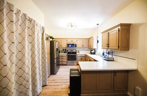 Waldron House | Heated Swim Spa + Outdoor Movie Theater, Private Resort