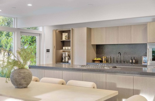 Eastern Malibu House | Hensman Malibu Colony by Stay Awhile Villas