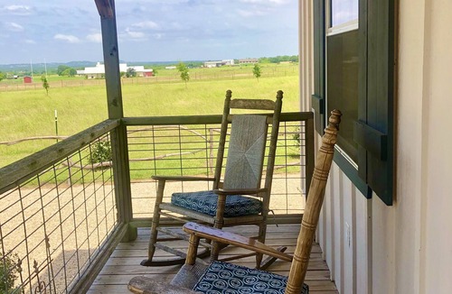 Fredericksburg Cottage | Hidden Gem Rustic private Cottage but minutes to downtown Fredericksburg.