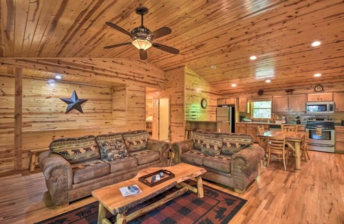 Helen Cabin | Hillside Cabin! Escape to the Mtns near Helen!