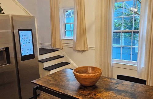 Cabbagetown Apartment | Historic Cabbagetown by Stadium, walk to Eastside BeltLine, Krog St. Market