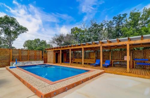 Oak Park - Northwood House | Historic charmer with a pool, gardens, gym, & game room- dogs ok