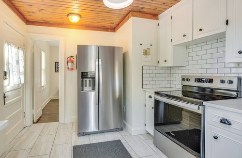 Independence House | Historic Independence Sq, Walkable 4BR/2BA Home