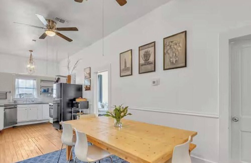 Clarksville House | Historic N Campus Stay w Modern Comfort, Mins to DT Nightlife & Local Hotspots!