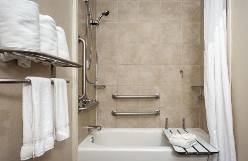 West San Antonio Resort | Holiday Inn San Antonio Northwest- SeaWorld Area by IHG