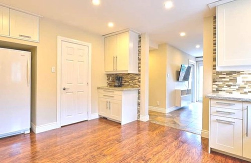 Hamilton House | 🌺Home away from home! Entire 🏡 Large 2 floor 5 bedroom home ,free parking