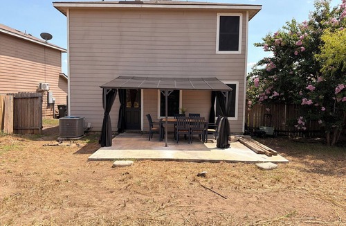 Medina Valley House | House in SA Sleeps 7 Near Lackland Air Force, wonderful house