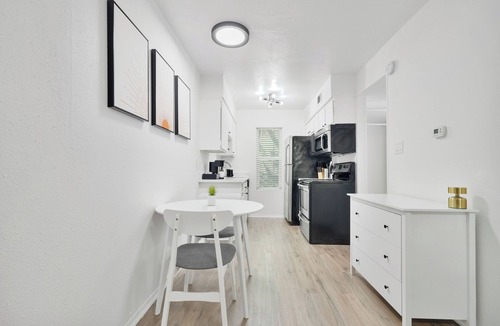 Hyde Park Apartment | Hyde Park Gem–Modern Studio Near UT & Downtown