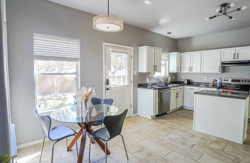 Stone Oak House | Ideally Located, Stone Oak Extended Family Stay