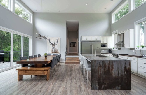 Glen Huron Ski Chalet | Indoor Pool & Hot Tub, Steps to Ski Lift