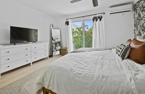 Victoria Park House | Indulge in Luxury and Channel Your Inner Mean Girl w/ the Regina George Suite Un