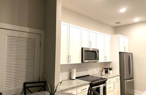 Dunwoody Apartment | It’s cozy and comfy near Lenox mall and Publix