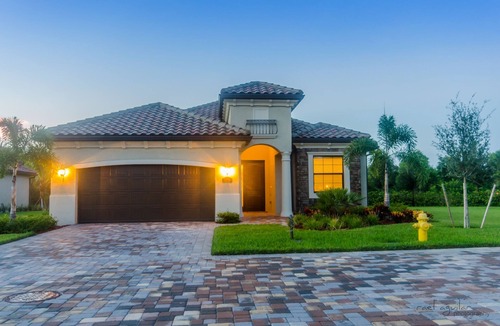 Naples House | January 2026 Still Available ! TREVISO BAY -RESORT. LUXURY POOL & Spa GOLF HOME