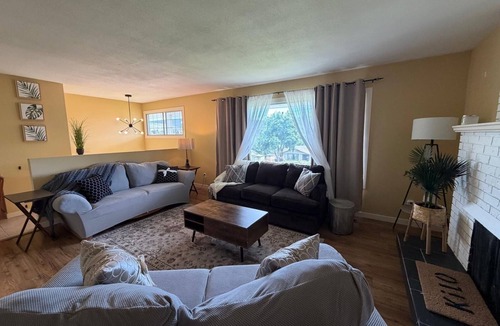 Black Mountain House | Kelowna Retreat with Mountain Views & Large Private Yard