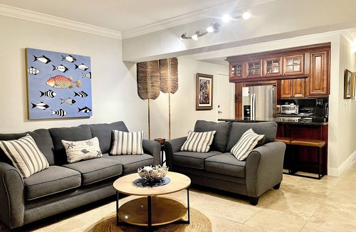 Key Biscayne Condo | Key Biscayne Condo, 3 minute walk to the beach