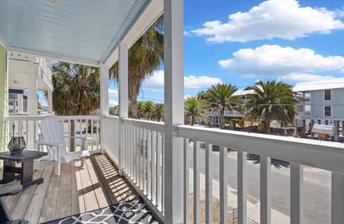 Cedar Key House | Key Lime Downtown Gulf View w Golf Cart Included for 2026 ONLY!