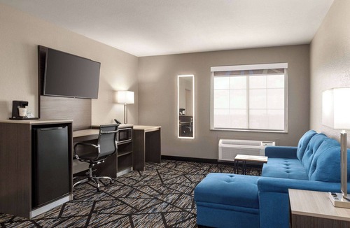 Stone Oak Hotel | La Quinta Inn & Suites by Wyndham San Antonio N Stone Oak