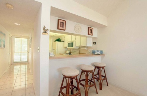 Plantation Condo | Lagoon front 2/2 condo - Overlooking the golf course - Approach Shot