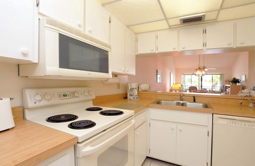 Plantation Condo | Lagoon front 2/2 condo - Overlooking the golf course - Approach Shot