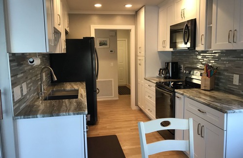 Englewood House | Lake Front Remodeled Salt Water Pool 1.5 miles to Beach-Home-3Bd/2ba/LR/Kitchen
