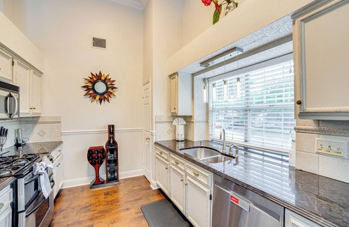 Rowlett House | Lake-View Rowlett Escape w/Fire Pit & Games!