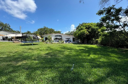 Ojus House | Lake View Spacious 4-bedroom house in Aventura
