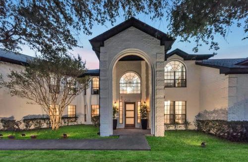 Rowlett Villa | Lakefront Luxe 6BR 4B Home with Pool & Hot Tub