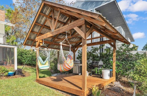 Winter Haven House | Lakeside Adventure Retreat | Heated Pool, Game Room & Private Dock | Optional Boat Cruise