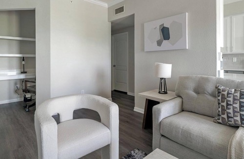 Webster Apartment | Landing | Amazing 1BD, Clubhouse