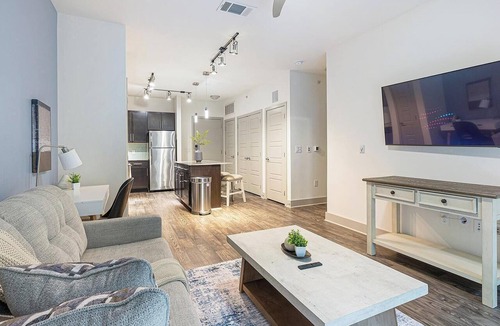 West Dallas Apartment | Landing | Beautiful 1BD, Gym