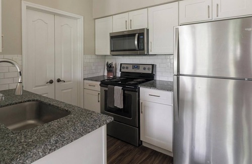 FM 1960 Apartment | Landing | Incredible 1BD in Copperfield