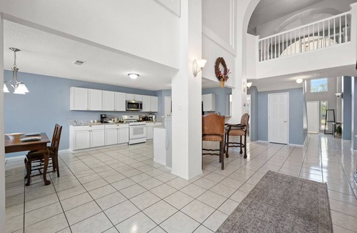 Elmo House | Large 6 BR king beds, fireplace, kids area, 4 TVs in Rockwall, TX - East Dallas
