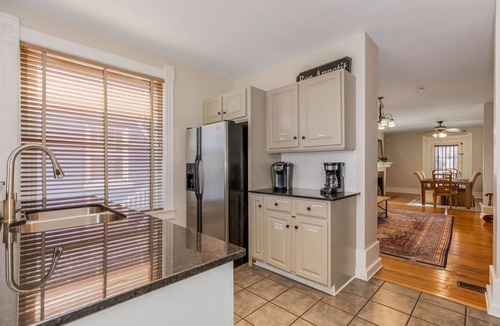 Southmoreland House | Large, Comfortable, Multi-generational Home