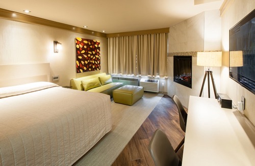 Cote-Des-Neiges—Notre-Dame-De-Grace Hotel | Le Chabrol Hotel & Suites