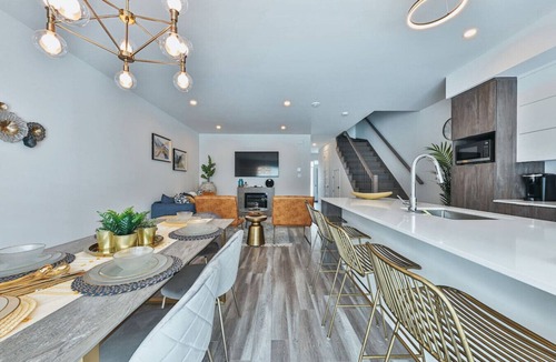 Mirabel House | Le chardonnay 3 bedrooms town house Mirabel