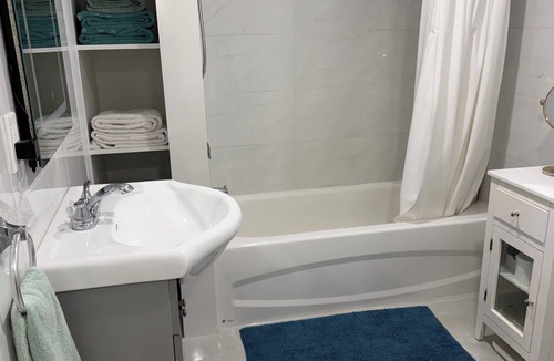 Rockcliffe - Smythe House | Light Bright Basement Apartment in quiet nieghbourhood