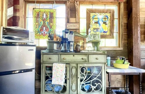 Excelsior Springs Cabin | Light-Filled Lakeside Cabin with Private 15-Acre Spring-Fed Lake Near Downtown Excelsior Springs, Missouri